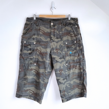 Load image into Gallery viewer, Airwalk Shorts Camouflage Print Cargo Men&#39;s Khaki Green 100% Cotton Bermuda XL
