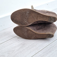 Load image into Gallery viewer, Clarks Brown Suede Boots UK 6.5 Wedge Ankle Faux Fur Lined Lace Up Taupe Winter
