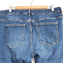 Load image into Gallery viewer, Hush Jeans Slim Fit Mid Blue Wash High Rise Stretch Ankle Length Denim Size 18
