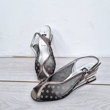 Load image into Gallery viewer, Vintage Pierre Cardin Shoes Sandals Women Mesh Metal Heel Slingback 39 UK 6
