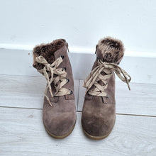 Load image into Gallery viewer, Clarks Brown Suede Boots UK 6.5 Wedge Ankle Faux Fur Lined Lace Up Taupe Winter
