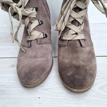 Load image into Gallery viewer, Clarks Brown Suede Boots UK 6.5 Wedge Ankle Faux Fur Lined Lace Up Taupe Winter
