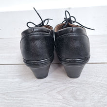 Load image into Gallery viewer, Caravelle Brogues Wide Fit UK 6 Black Leather Lace-Up Shoes EU 39 Comfort Heel
