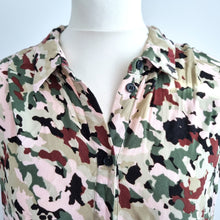Load image into Gallery viewer, Hush Dress Camouflage Print Skater Tunic Khaki Green Casual Viscose Shirt 14
