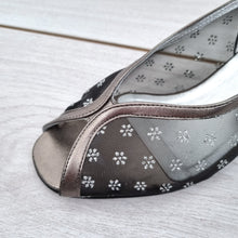 Load image into Gallery viewer, Vintage Pierre Cardin Shoes Sandals Women Mesh Metal Heel Slingback 39 UK 6
