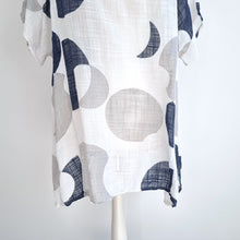 Load image into Gallery viewer, Made in Italy Blouse Linen Blend Polka Dots Lagenlook White Navy Top One Size
