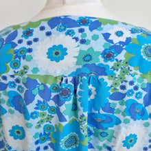 Load image into Gallery viewer, Anorak Retro Floral Blouse UK 16 Button Front Turquoise Blue Peasant Top Viscose
