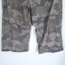 Load image into Gallery viewer, Airwalk Shorts Camouflage Print Cargo Men&#39;s Khaki Green 100% Cotton Bermuda XXL
