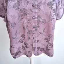 Load image into Gallery viewer, M&amp;S Satin Blouse Chinese Qipao Jacquard Lilac Top Short Sleeve Mock Neck Size 22
