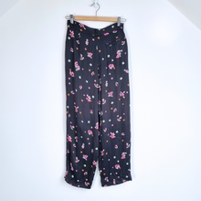 Load image into Gallery viewer, &amp; Other Stories Trousers Black Floral Print Wide Leg High Rise Dress Pants 6
