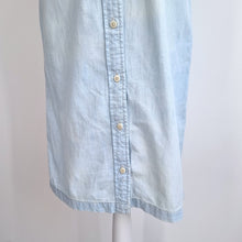 Load image into Gallery viewer, Levi&#39;s Denim Dress Sleeveless Shirt Light Blue Wash Mini Button Down Size XS
