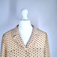 Load image into Gallery viewer, Vintage Jaeger Blouse 70s 80s  Pyjama Shirt Beige Short Sleeves Retro 40s Small
