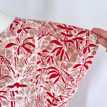 Load image into Gallery viewer, Vintage Batik Top Cropped Blouse Boxy Red Short Sleeves Bali Murni Cotton Large
