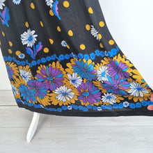 Load image into Gallery viewer, Vintage 70s Maxi Skirt Renjoy London Black Floral Pleated A Line Lined Retro 8
