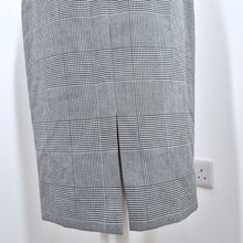 Load image into Gallery viewer, Jaeger Skirt Midi Pencil Check Prince of Wales Plaid Grey Work Office Lined 8
