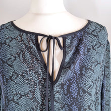 Load image into Gallery viewer, Hush Blouse Snakeskin Print Smock Top Blue Purple Bow Peasant 3/4 Sleeves Boho 8
