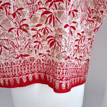 Load image into Gallery viewer, Vintage Batik Top Cropped Blouse Boxy Red Short Sleeves Bali Murni Cotton Large
