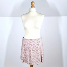 Load image into Gallery viewer, Topshop Y2K Skirt Micro Mini Vintage Ditsy Floral Lilac Tenis Pleated Cottage 12
