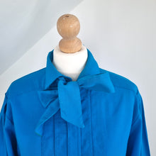 Load image into Gallery viewer, Vintage Jaeger Blouse 70s 100% Wool Royal Blue Pussy Bow Tie Pleated Boxy 10 12
